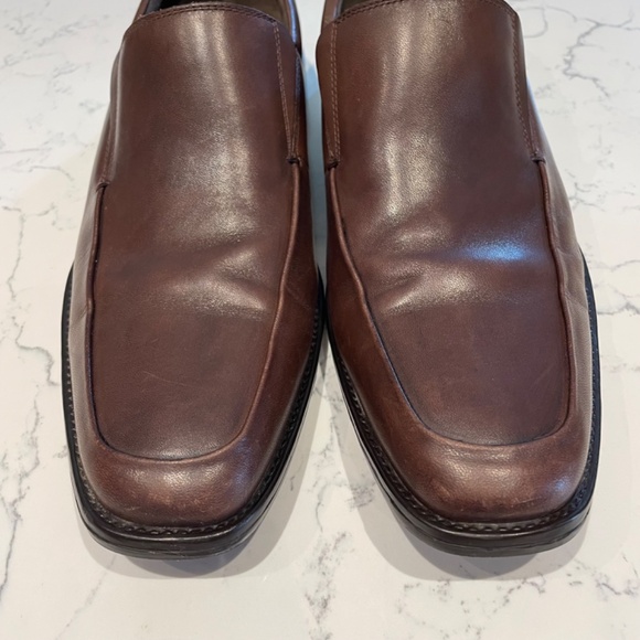 Banana Republic Slip On Dress Shoe/Loafer in Brown Leather, Size 8M - Picture 4 of 11